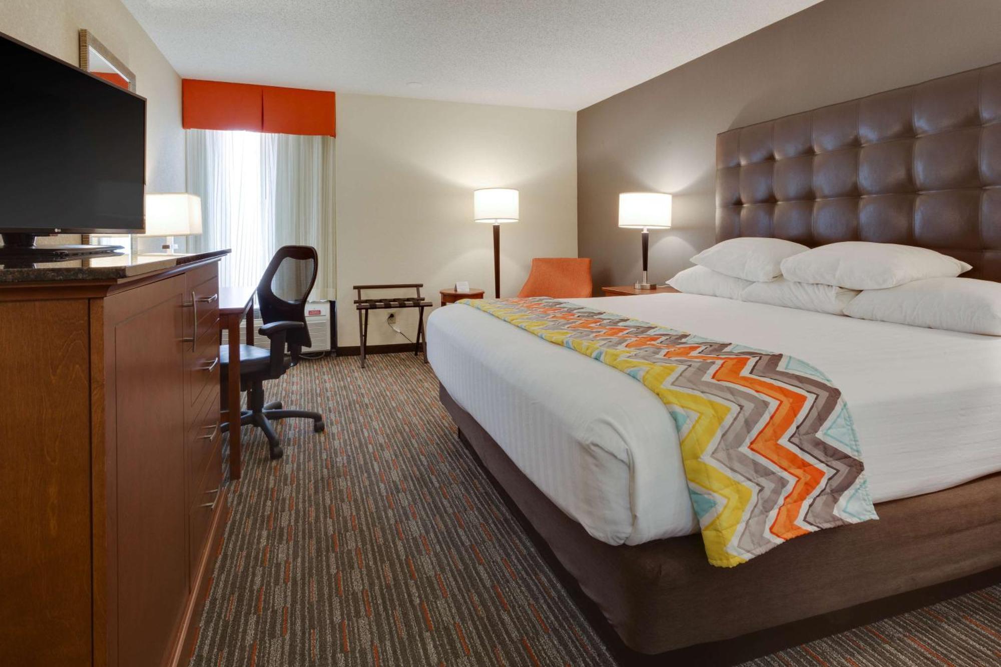 Drury Inn & Suites Columbia Stadium Boulevard Eksteriør billede