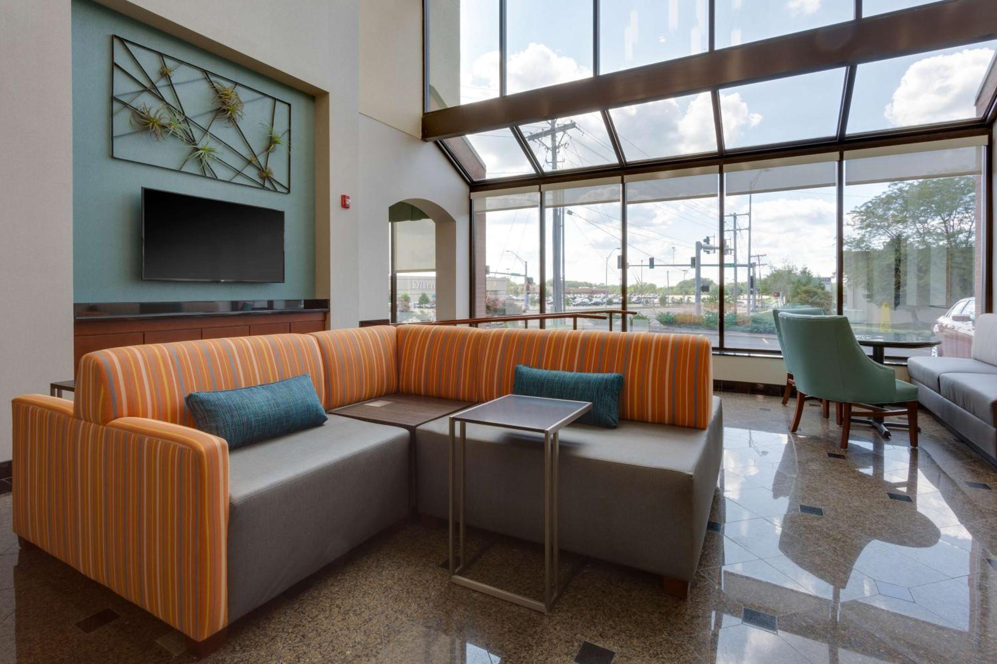 Drury Inn & Suites Columbia Stadium Boulevard Eksteriør billede